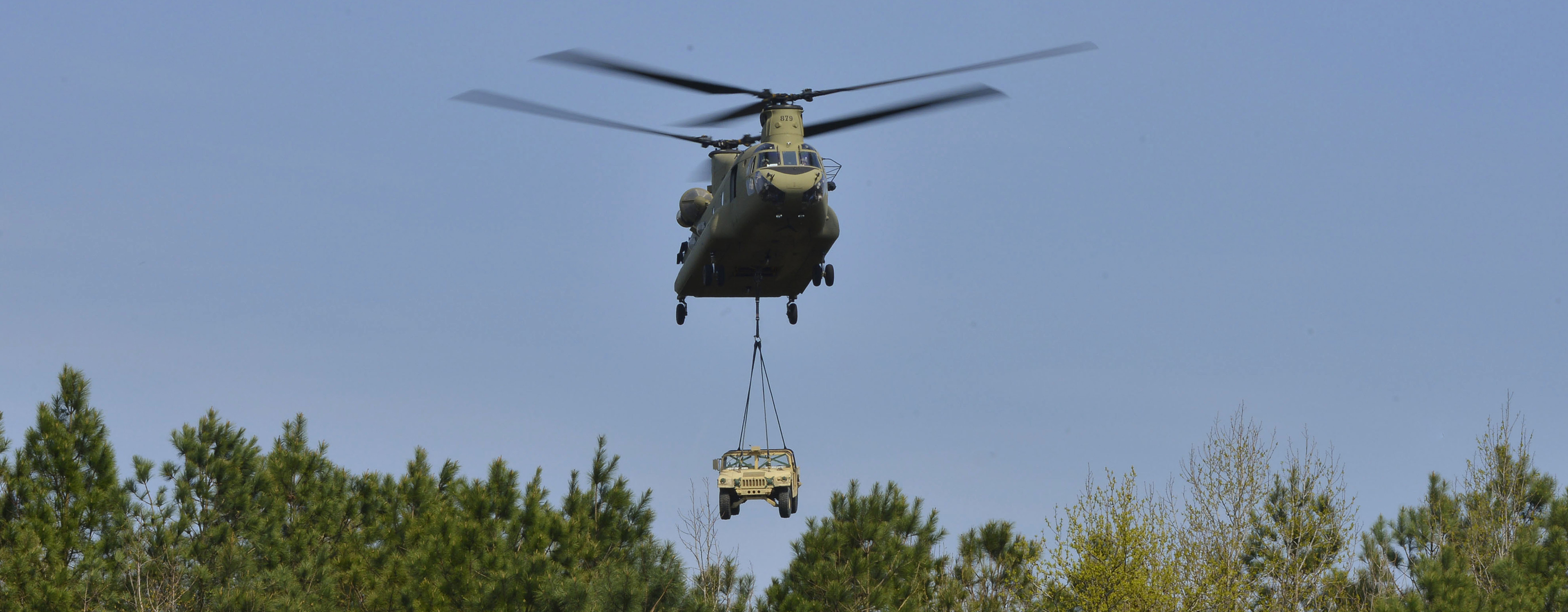 Chinook with Humvee in Sling Load