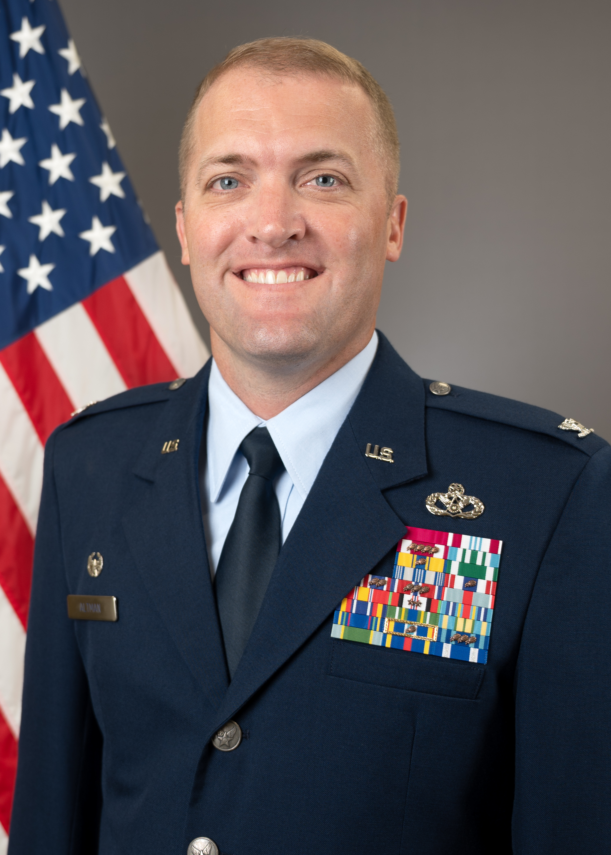 Photo of Colonel Matthew R. Altman, Commander